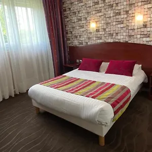 Fontaine, Hotel