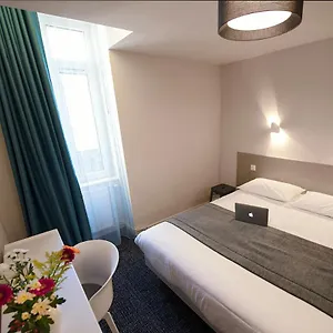 Du Port Hotel